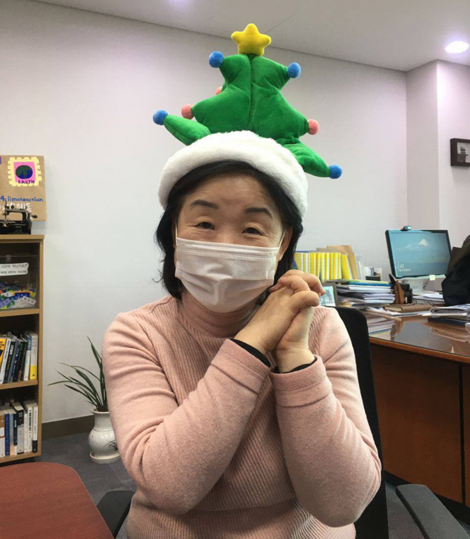 5日、正義党の広報担当は沈相奵候補のツイッターに「クリスマスを全く期待しない沈相奵」というメッセージと共に、この写真を掲載した。正義党提供。